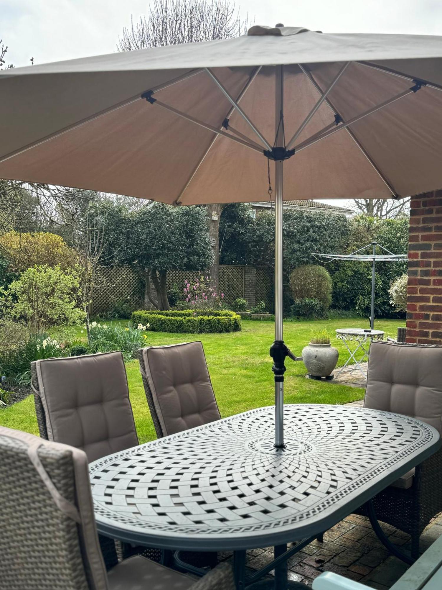 'Bramley Fall Cottage' ' On Site Ev Point - Attached Cottage,3 Separate Bedrooms -1 On Ground Level, Sleeps 6, 2 Bathrooms, Sandy Wittering Beach 8Min Drive, Rural Location, Child Friendly, Small Breed Dog Friendly, Private Parking Chichester Exterior foto